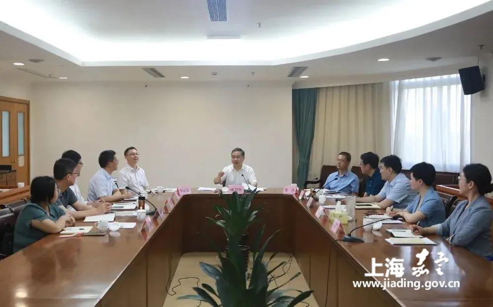 区委组织部召开理论学习中心组学习会